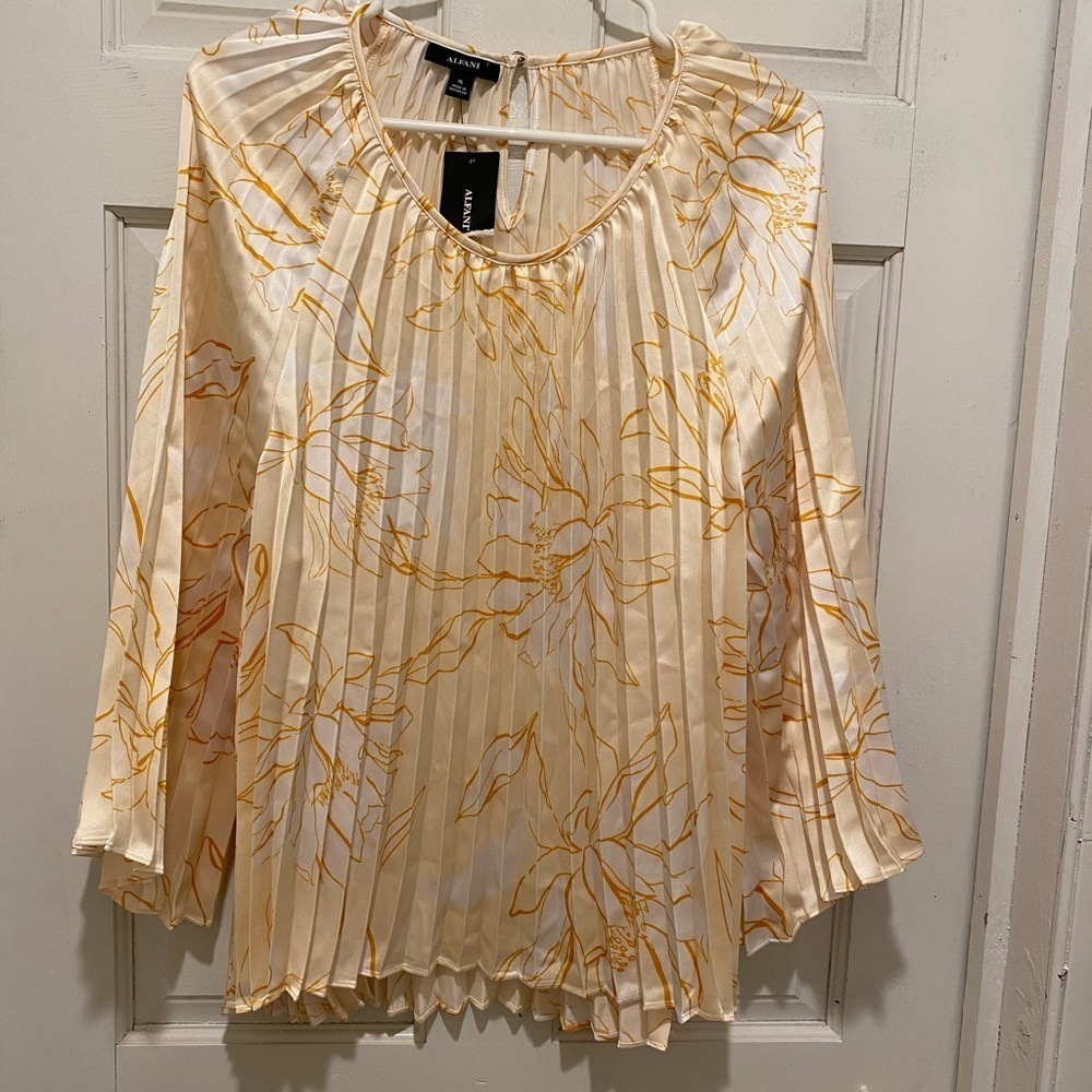 Alfani Cream Pleated 3/4 Sleeve Blouse